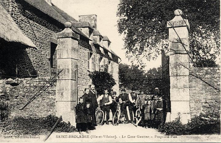 saint-broladre_La cour Gautier_ Propriete Piot.jpg